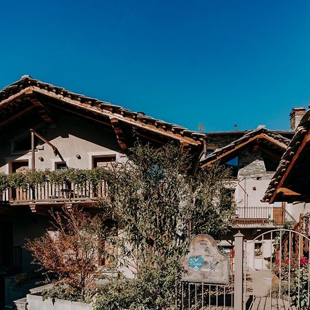 Au Coeur Du Village Chambres D'Hotes & Spa Arnad ภายนอก รูปภาพ