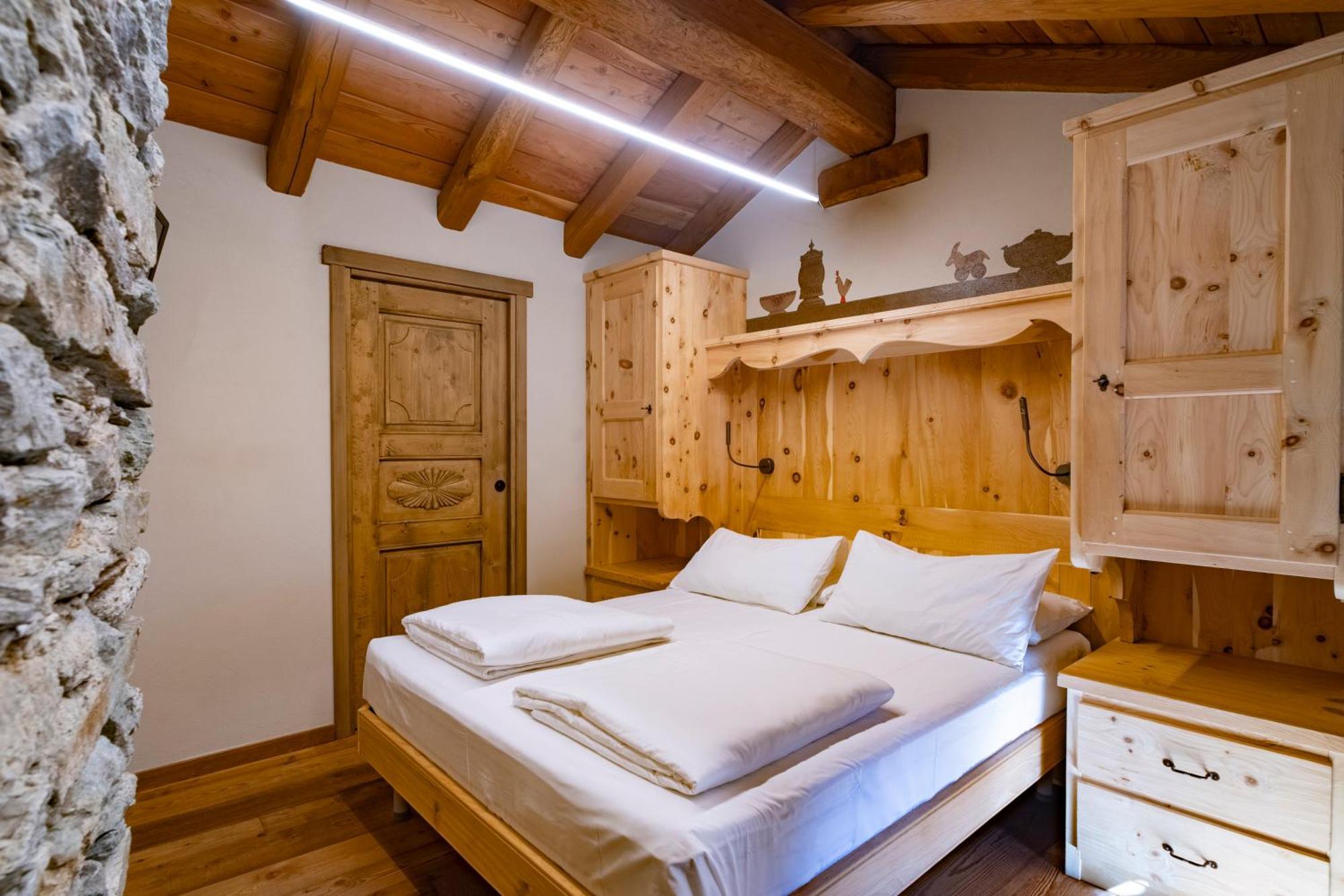 Au Coeur Du Village Chambres D'Hotes & Spa Arnad ภายนอก รูปภาพ