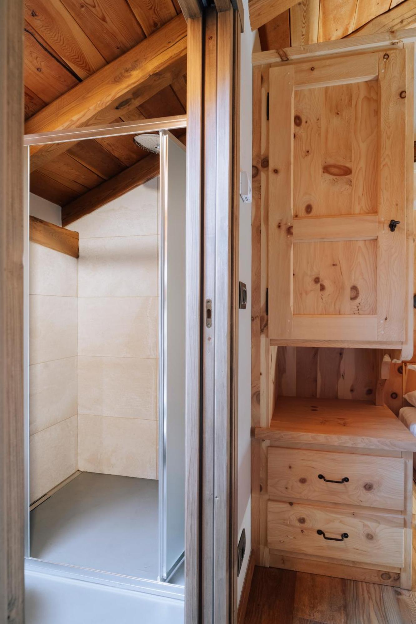 Au Coeur Du Village Chambres D'Hotes & Spa Arnad ภายนอก รูปภาพ