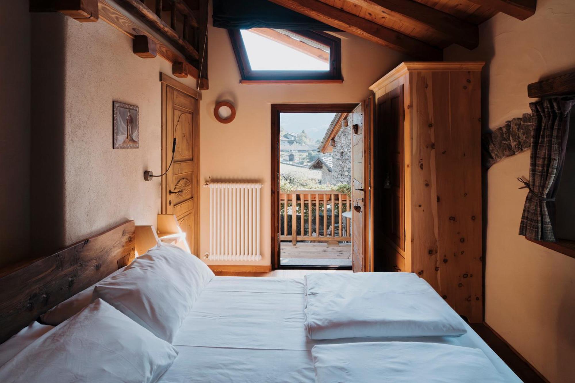 Au Coeur Du Village Chambres D'Hotes & Spa Arnad ภายนอก รูปภาพ