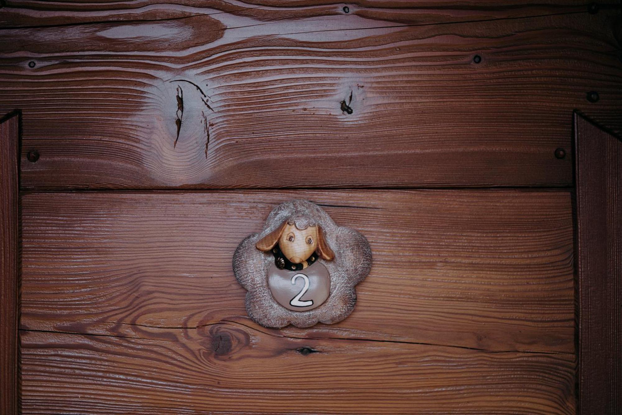 Au Coeur Du Village Chambres D'Hotes & Spa Arnad ภายนอก รูปภาพ