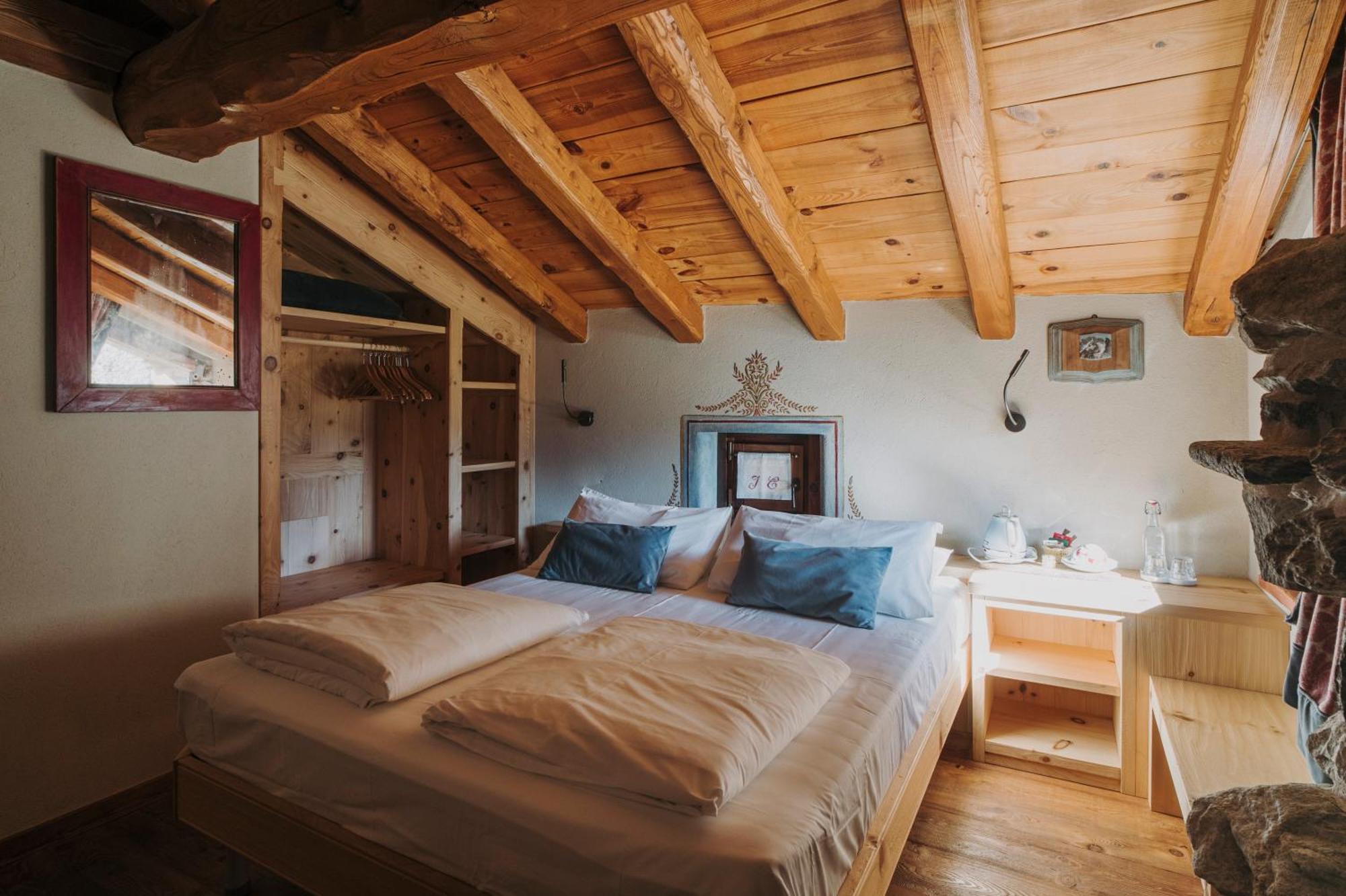 Au Coeur Du Village Chambres D'Hotes & Spa Arnad ภายนอก รูปภาพ